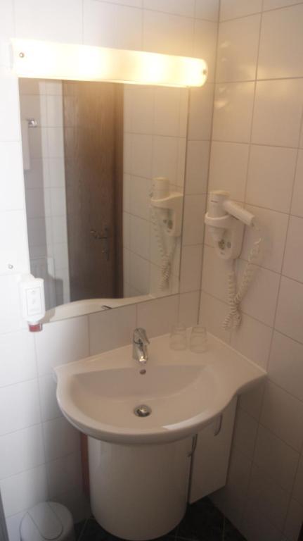 Hotel Sonnenheim Bad Kleinkirchheim Room photo