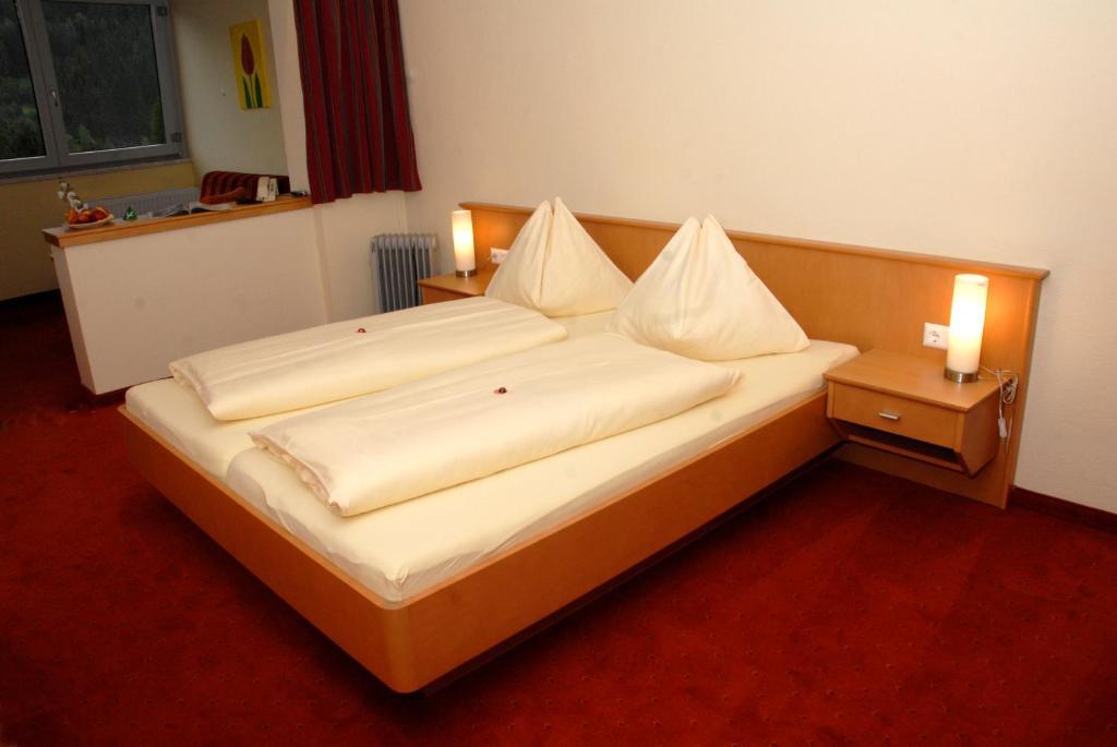 Hotel Sonnenheim Bad Kleinkirchheim Room photo